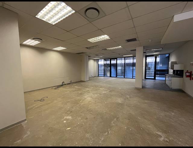 236M² OFFICE TO LET IN WOODSTOCK